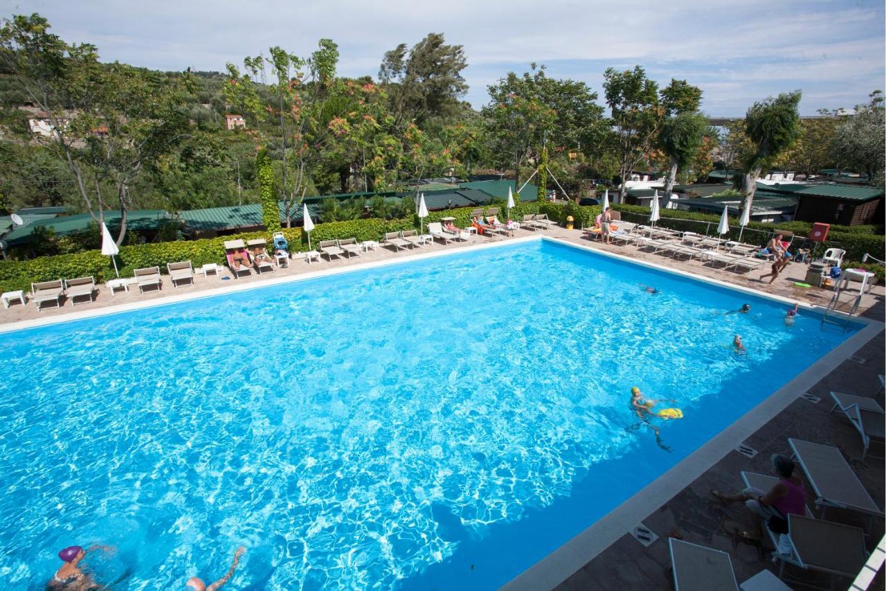Il Frantoio Camping San Bartolomeo al Mare Kültér fotó