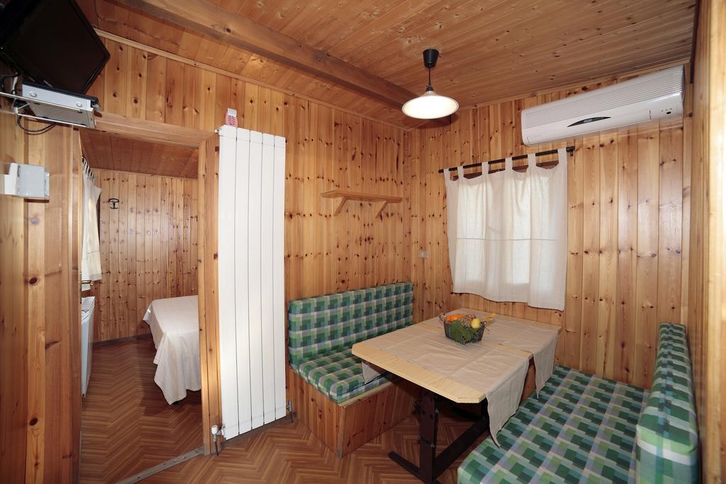 Il Frantoio Camping San Bartolomeo al Mare Szoba fotó